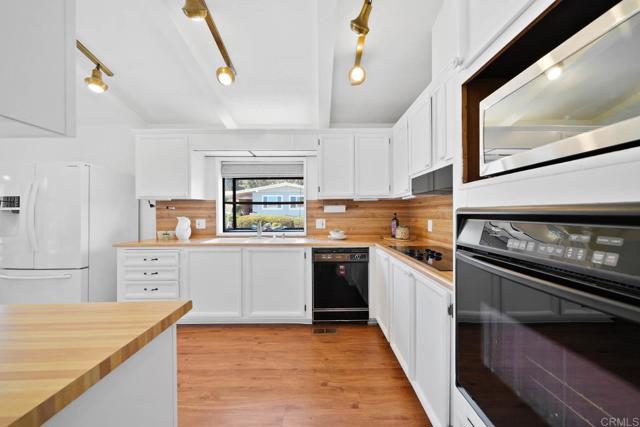 Detail Gallery Image 27 of 55 For 2302 Bryant Drive, Carlsbad,  CA 92008 - 2 Beds | 2 Baths
