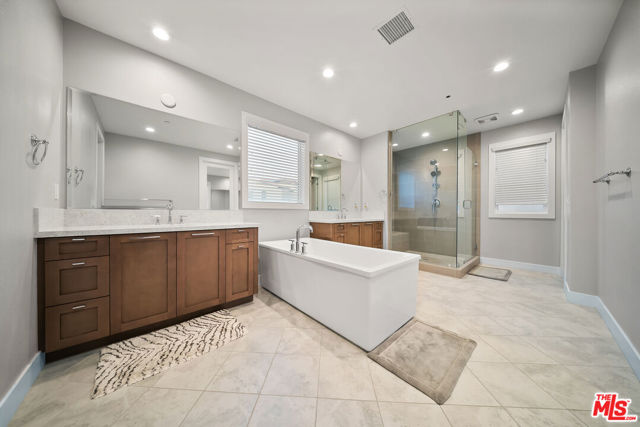 20643 W Wood Rose Court, Porter Ranch CA: https://media.crmls.org/mediaz/ec4ba839-5df4-4ccb-8945-3d5c61e392df.jpg