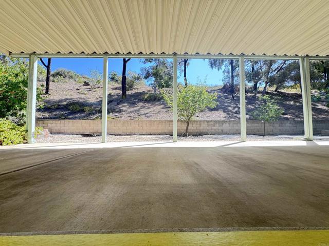 2289 Bryant Drive, Carlsbad CA: https://media.crmls.org/mediaz/ec4c6687-4e0e-4a53-a6e1-b43411392e5e.jpg