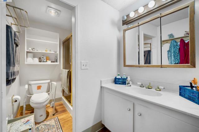 21083 Gary Dr, Hayward CA: https://media.crmls.org/mediaz/ec4c9af4-07ce-4224-a1d3-9fb3fc4c7bf0.jpg