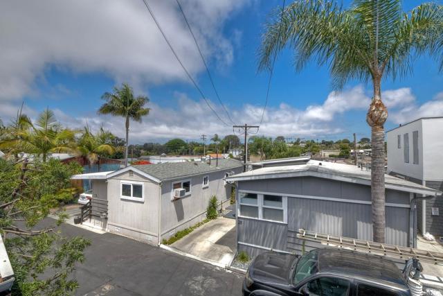 123 Jasper Street, Encinitas CA: https://media.crmls.org/mediaz/ec4ccce9-bd32-4081-8e3f-161b3ed3dda4.jpg