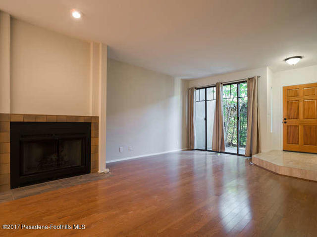 Detail Gallery Image 5 of 16 For 832 Magnolia Ave #15,  Pasadena,  CA 91106 - 2 Beds | 2/1 Baths