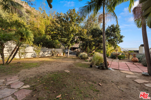 1790 Viewmont Drive, Los Angeles CA: https://media.crmls.org/mediaz/ec4de3bf-19b0-4dbd-a595-5b47c28c4dfc.jpg