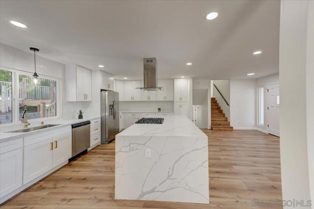 1756 Alhudson Dr, Escondido CA: https://media.crmls.org/mediaz/ec4e10a5-5b54-466f-976c-7034850c85c9.jpg