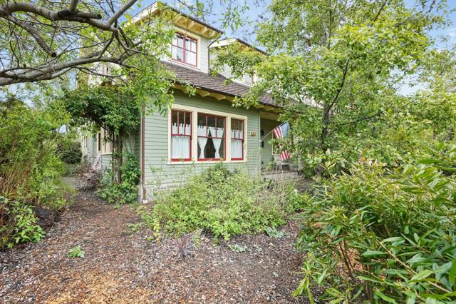 385 Miramar Drive, Half Moon Bay CA: https://media.crmls.org/mediaz/ec4e6eac-e5fc-4061-8d87-dd0865bc0650.jpg