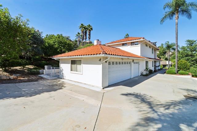 9704 Indian Creek Way, Escondido CA: https://media.crmls.org/mediaz/ec4f3910-b47f-4c3d-a623-29a65a3d6b86.jpg