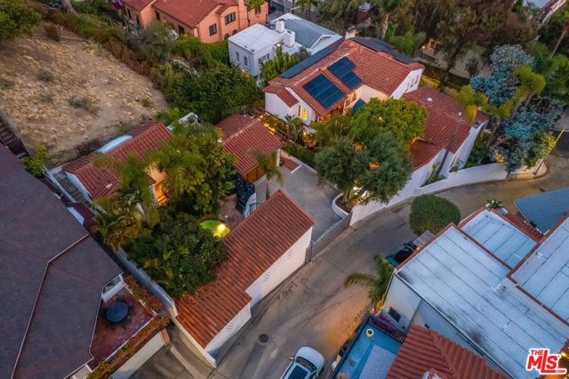 7825 Hillside Avenue, Los Angeles CA: https://media.crmls.org/mediaz/ec4fa6f4-062d-4be9-811e-b5f26783e9c4.jpg