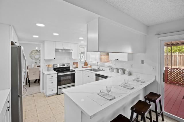 515 Fontanelle Court, San Jose CA: https://media.crmls.org/mediaz/ec4ffdbf-8f7e-4ccd-9c58-143d36aee96a.jpg