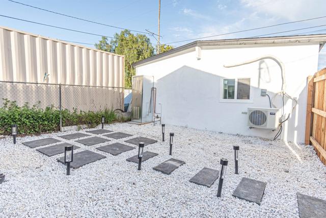 2813 15 46Th St, San Diego CA: https://media.crmls.org/mediaz/ec503559-03fc-4b47-af06-8ebdd260c52d.jpg