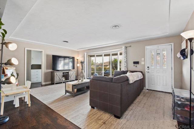 Detail Gallery Image 7 of 39 For 6114 Tarragona Dr, San Diego,  CA 92115 - 4 Beds | 2 Baths