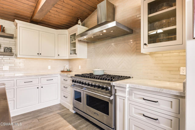 356 E Carlisle Road, Thousand Oaks CA: https://media.crmls.org/mediaz/ec505b43-f9f7-4ff4-abf5-1c12735595d6.jpg