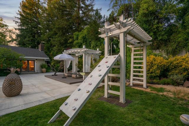 2360 Holly Oak Drive, Danville CA: https://media.crmls.org/mediaz/ec50cc71-8d3e-4aea-ab3d-0b9cbc934e4c.jpg