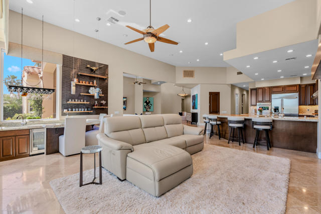 23-49568 Via Conquistador-7