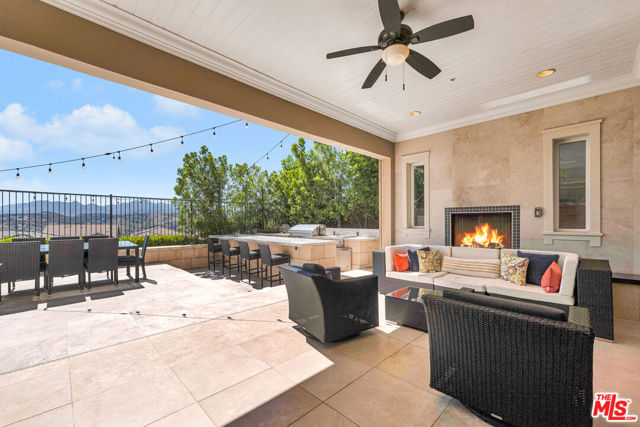11945 Mirabel Way, Porter Ranch CA: https://media.crmls.org/mediaz/ec51d266-0263-46eb-8453-36784c296e7e.jpg
