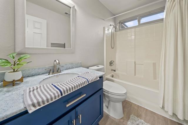 2194 Honeybee Street, Chula Vista CA: https://media.crmls.org/mediaz/ec51e132-50dd-4916-87e5-38af1a1b41e8.jpg