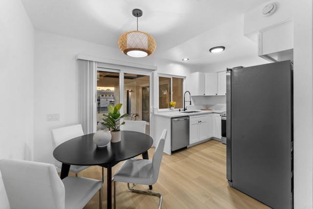 Detail Gallery Image 6 of 27 For 3839 Vista Campana #32,  Oceanside,  CA 92057 - 2 Beds | 1/1 Baths