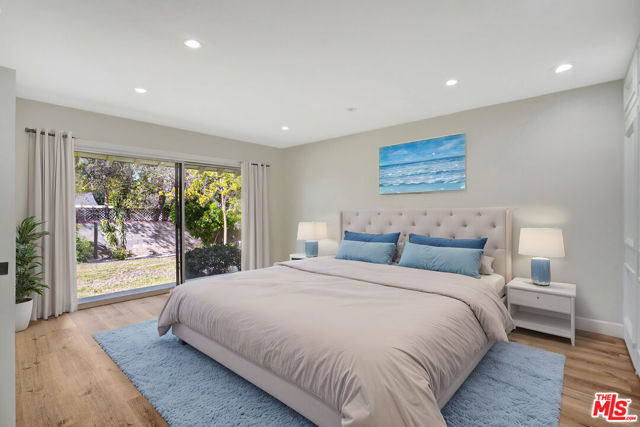 23153 Gonzales Drive, Woodland Hills CA: https://media.crmls.org/mediaz/ec536123-2c4d-4f6d-8aed-0f1bb6e24489.jpg
