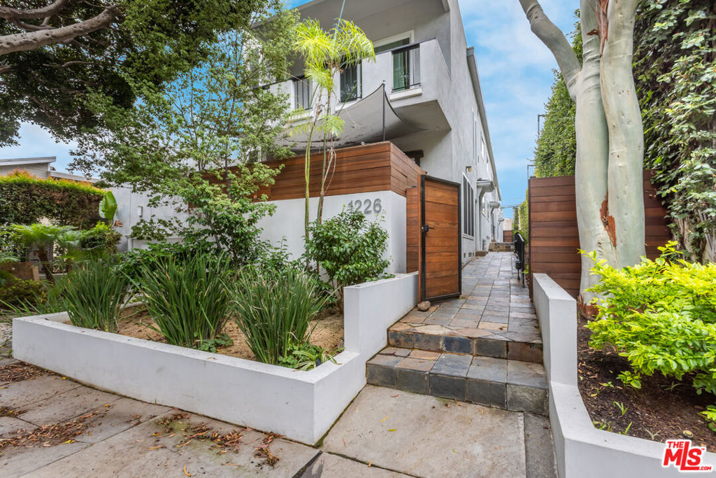 1226 Franklin Street #4