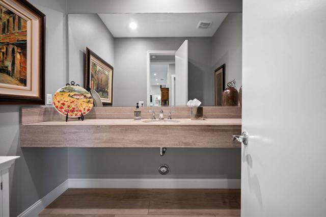 11 Alicante Circle, Rancho Mirage CA: https://media.crmls.org/mediaz/ec53a415-e322-47d6-a526-1ff98c2691e3.jpg