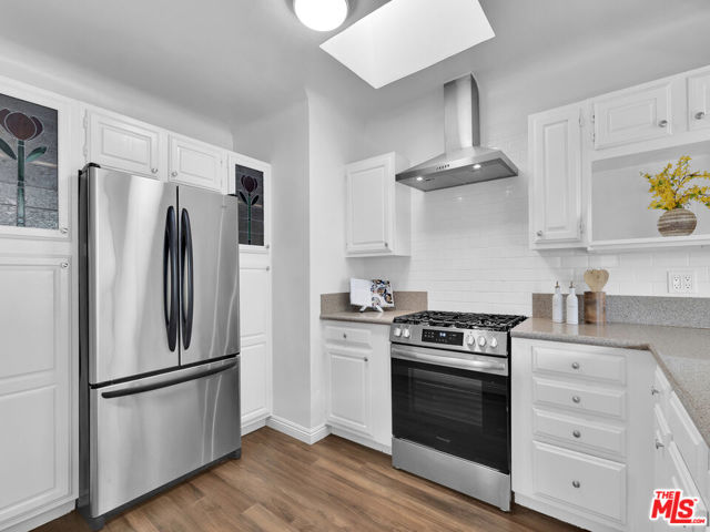 4215 Mentone Avenue, Culver City CA: https://media.crmls.org/mediaz/ec53de5d-e85a-4bcb-8788-ef69e14144e1.jpg