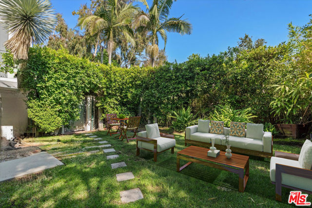 1237 Hilldale Avenue, West Hollywood CA: https://media.crmls.org/mediaz/ec54b238-2265-4ba1-bba2-bbf683192c73.jpg