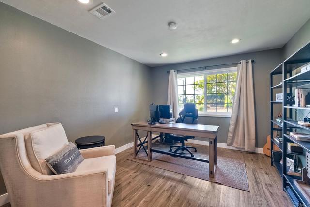 2760 Thunder Drive, Oceanside CA: https://media.crmls.org/mediaz/ec555d6f-85ea-48d9-b96a-cf8753aded24.jpg