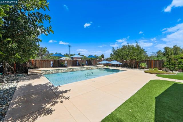91 Lozoya Way, Oakley CA: https://media.crmls.org/mediaz/ec5588f8-214e-483c-a9ad-1d4b7b2d5081.jpg