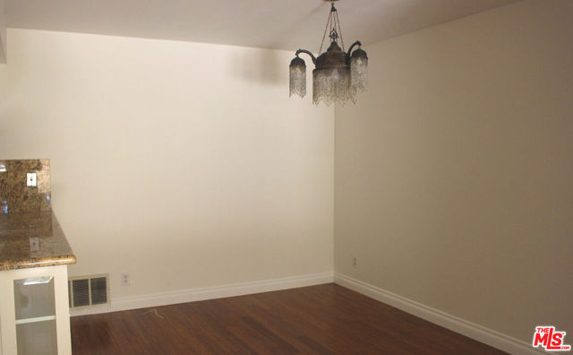 224 Oakwood Street photo 5