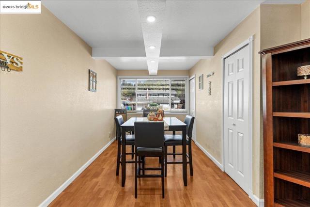 18943 Crest Ave, Castro Valley CA: https://media.crmls.org/mediaz/ec57101c-413c-4192-80ad-2c91ca32b36b.jpg