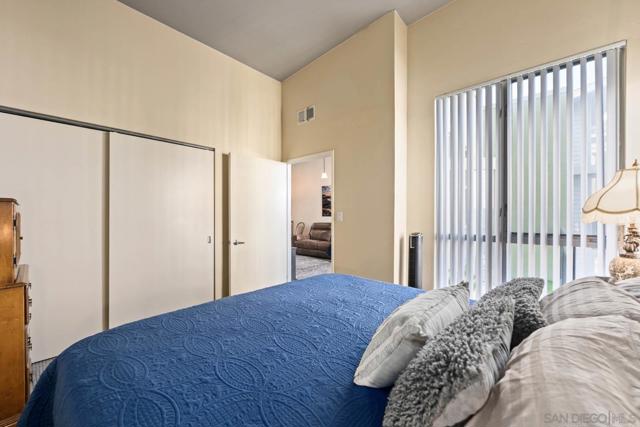 777 6Th Ave, San Diego CA: https://media.crmls.org/mediaz/ec5713c3-a04d-4b3d-b7f3-40e40d04f39f.jpg
