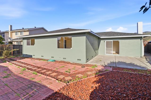 2657 Bon Bon Drive, San Jose CA: https://media.crmls.org/mediaz/ec57657a-4518-433a-bf51-1a890ac86482.jpg