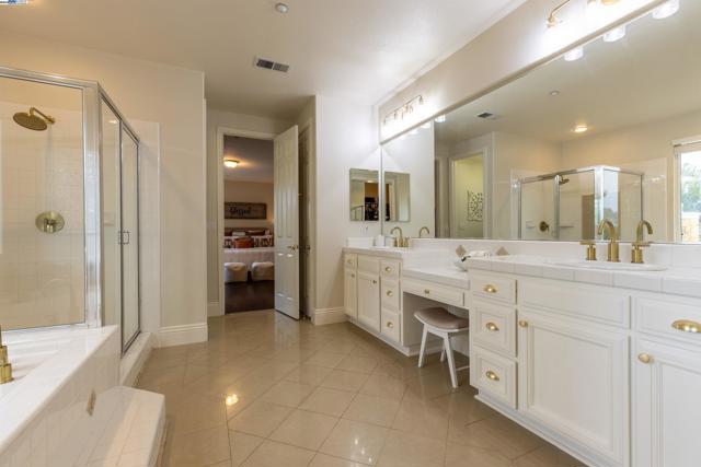2522 Wood Hollow Dr, Livermore CA: https://media.crmls.org/mediaz/ec5798ea-7d66-4203-adea-672fc4aa2bbc.jpg