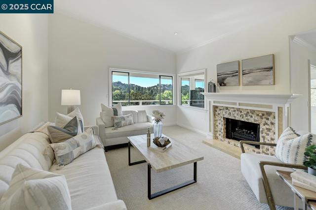 3258 Rossmoor Pkwy, Walnut Creek CA: https://media.crmls.org/mediaz/ec57e9bf-a247-4536-bf6b-8c68547ef3ac.jpg