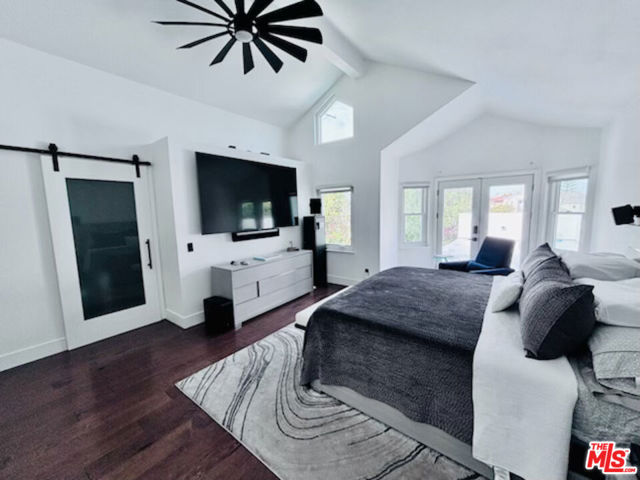 7511 W 81st Street, Playa del Rey CA: https://media.crmls.org/mediaz/ec589aeb-b956-4cd1-911e-e600dff12e82.jpg