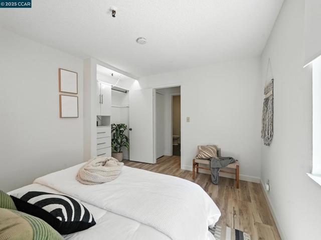 325 Lenox Ave, Oakland CA: https://media.crmls.org/mediaz/ec591b17-736b-4512-9b38-26857f2e4065.jpg