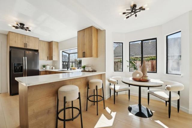 Image 37 of 98 For 762 Carlisle Way