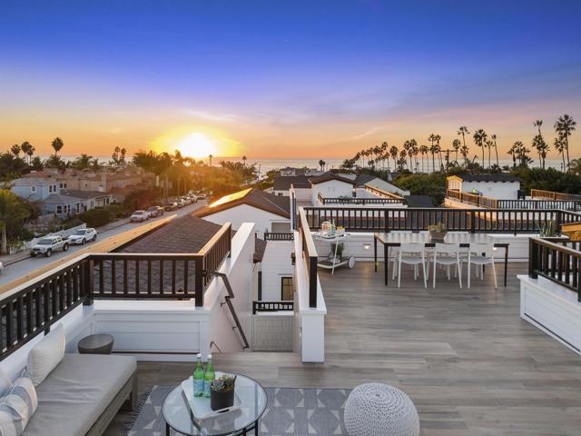 466 Westbourne St, La Jolla CA: https://media.crmls.org/mediaz/ec59adeb-f6f6-45af-bafa-26178e9b72d7.jpg