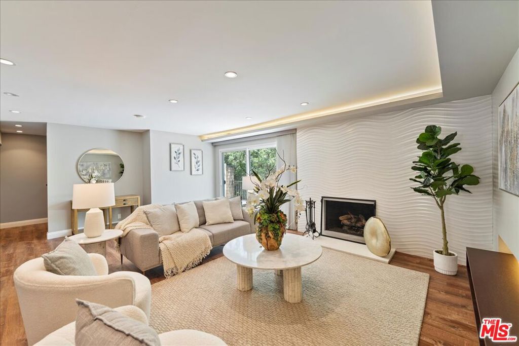 866 Sierra Madre Villa Avenue