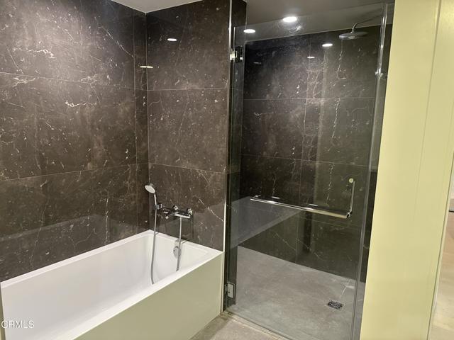 Detail Gallery Image 7 of 12 For 39 S Los Robles Ave #4009,  Pasadena,  CA 91101 - 2 Beds | 2 Baths