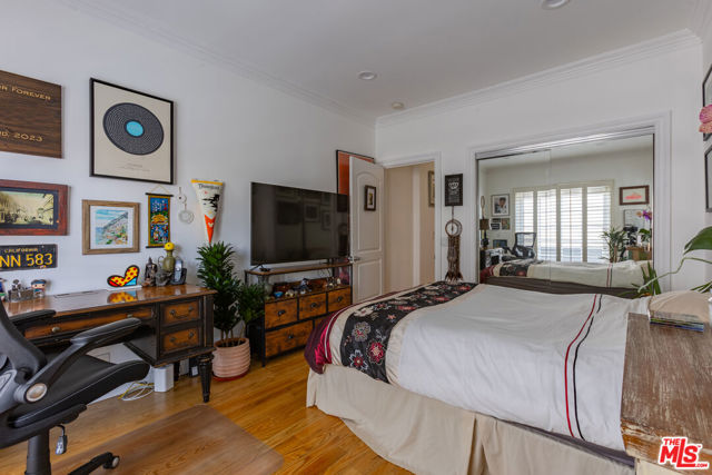 9660 W Olympic Boulevard, Beverly Hills CA: https://media.crmls.org/mediaz/ec5a1a6e-e8da-4945-be92-692d18a5b814.jpg
