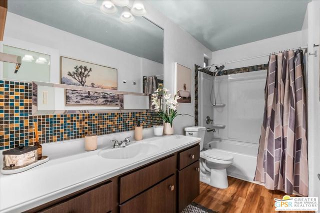400 N Sunrise Way, Palm Springs CA: https://media.crmls.org/mediaz/ec5a4017-926b-4ec3-a2aa-c76439c535ef.jpg