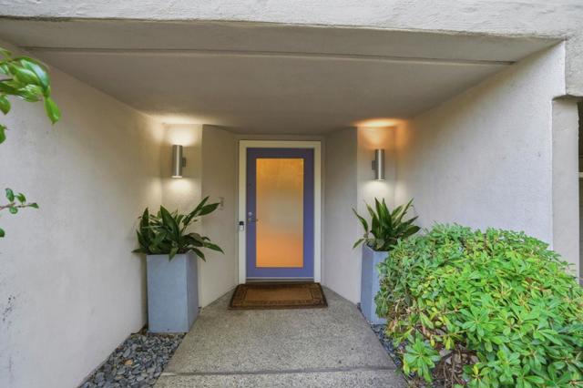 1621 Stone Pine Lane, Menlo Park CA: https://media.crmls.org/mediaz/ec5a5683-7d35-46c1-bf87-39e78af858a1.jpg