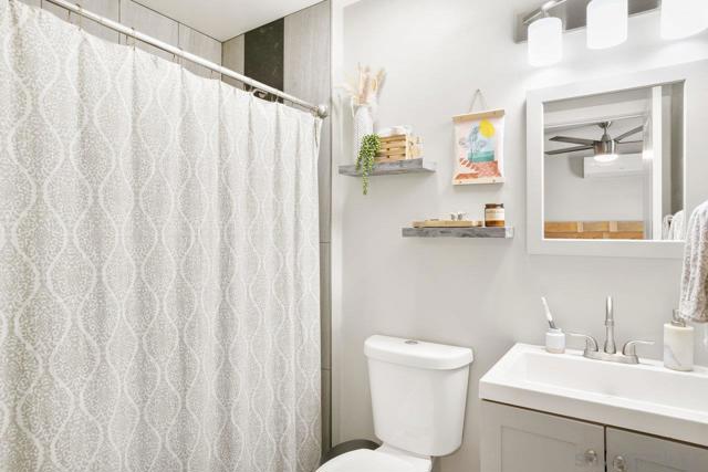 931 21st, San Diego CA: https://media.crmls.org/mediaz/ec5ac064-2836-43b1-bb72-7eff984095b2.jpg