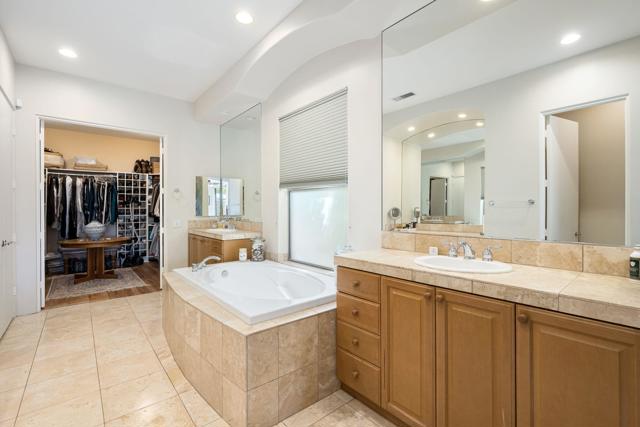 49-web-or-mls-DT_Reina_OPMG_0923_049