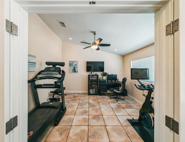 Image 14 of 75 For 9848 Vista Viejas