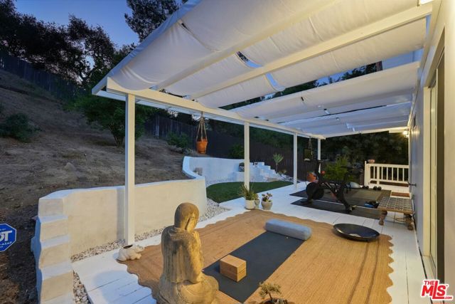 2365 Old Topanga Canyon Road, Topanga CA: https://media.crmls.org/mediaz/ec5b265d-fb1c-4eb8-b773-d3960cdc3906.jpg