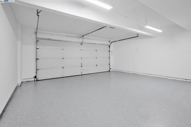606 Baywood Rd, Alameda CA: https://media.crmls.org/mediaz/ec5bc422-0040-4b87-9ae6-1f8d50452571.jpg
