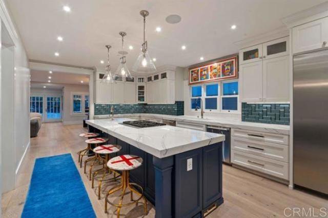 Detail Gallery Image 6 of 54 For 1027 G Ave, Coronado,  CA 92118 - 5 Beds | 3/1 Baths