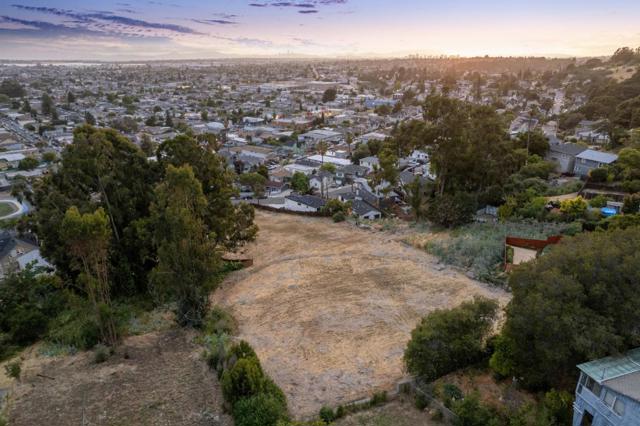 2950 Cumberland Way, Oakland CA: https://media.crmls.org/mediaz/ec5c1842-997d-4d46-9ef1-8796a992b38c.jpg