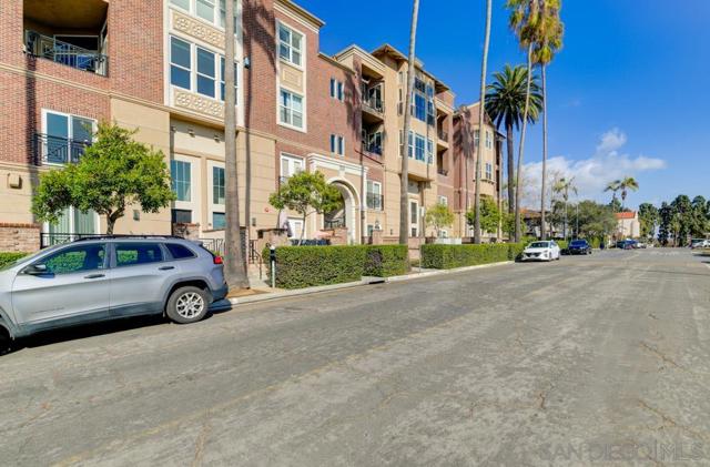 350 Nutmeg St, San Diego CA: https://media.crmls.org/mediaz/ec5c9fe8-7bac-4784-b139-1aaa665471fa.jpg